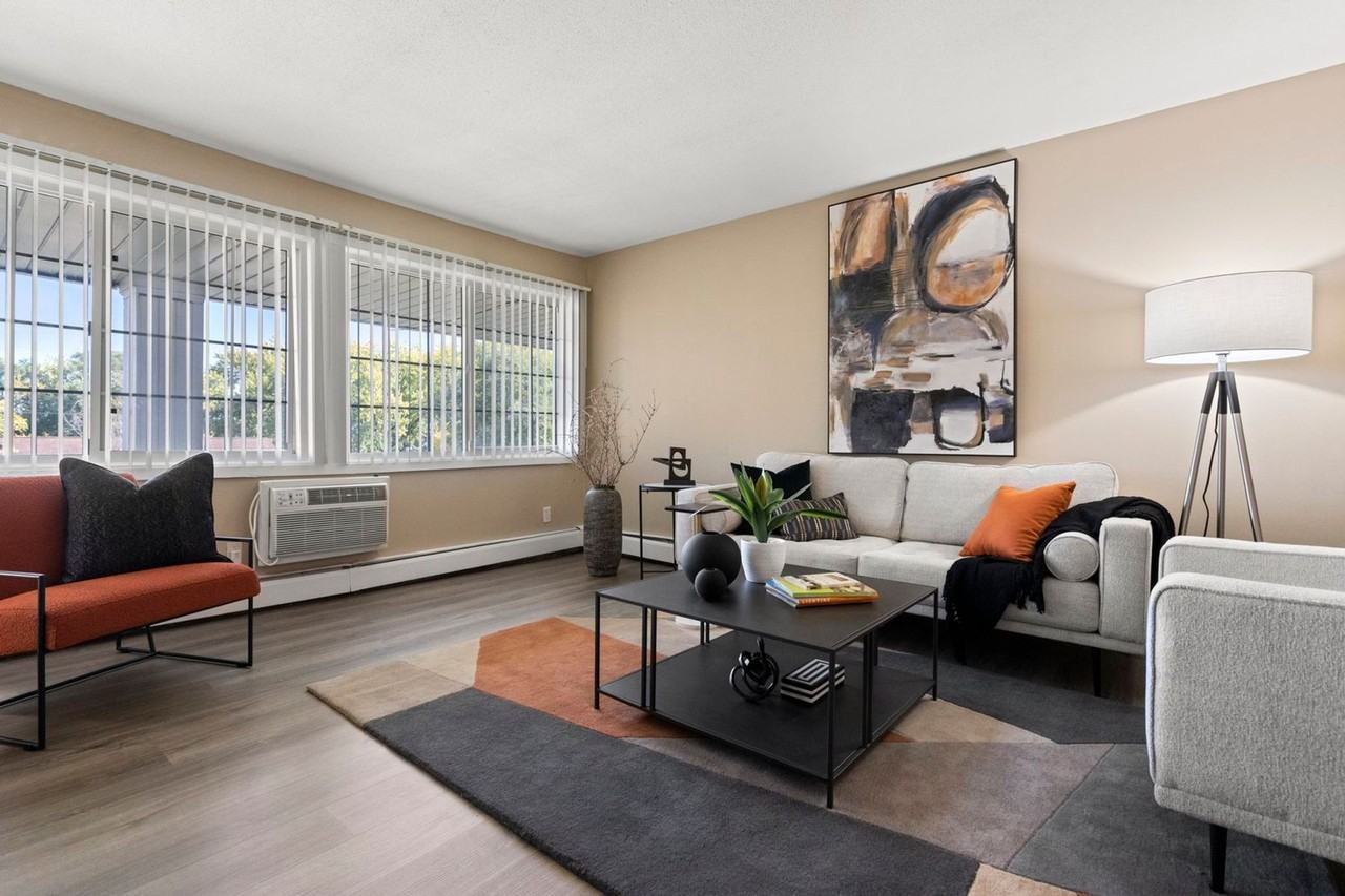 7449 Imperial Drive - Photo 4 of 19