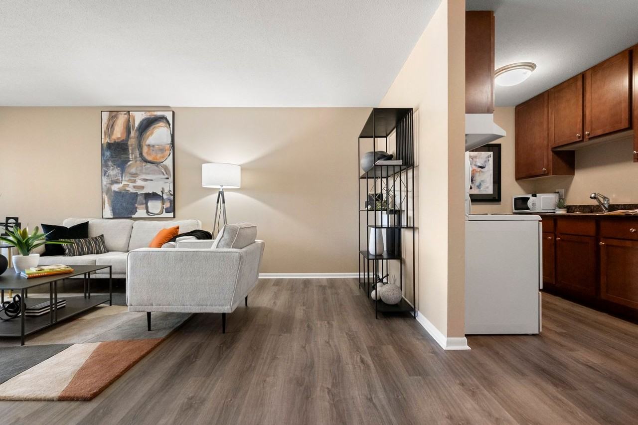 7449 Imperial Drive - Photo 5 of 19