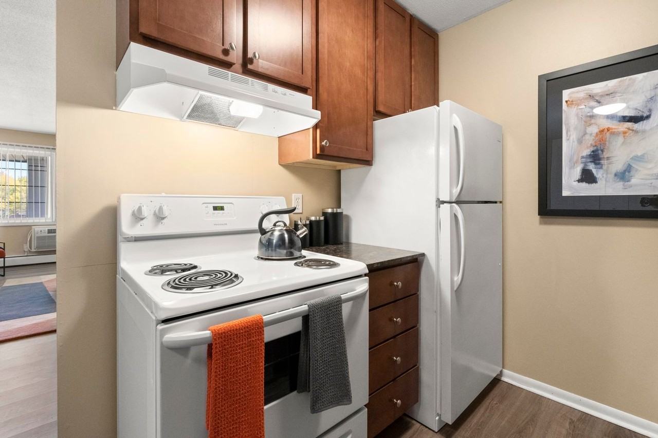 7449 Imperial Drive - Photo 6 of 19