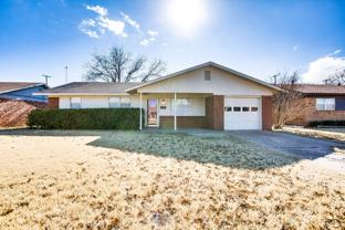 5613 16th Pl - Photo 1 of 1