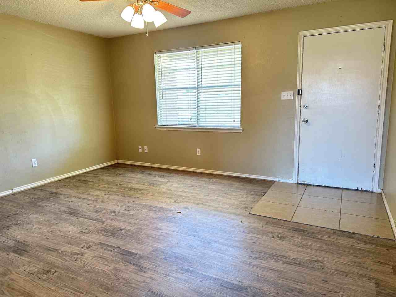 5613 16th Pl - Photo 3 of 14