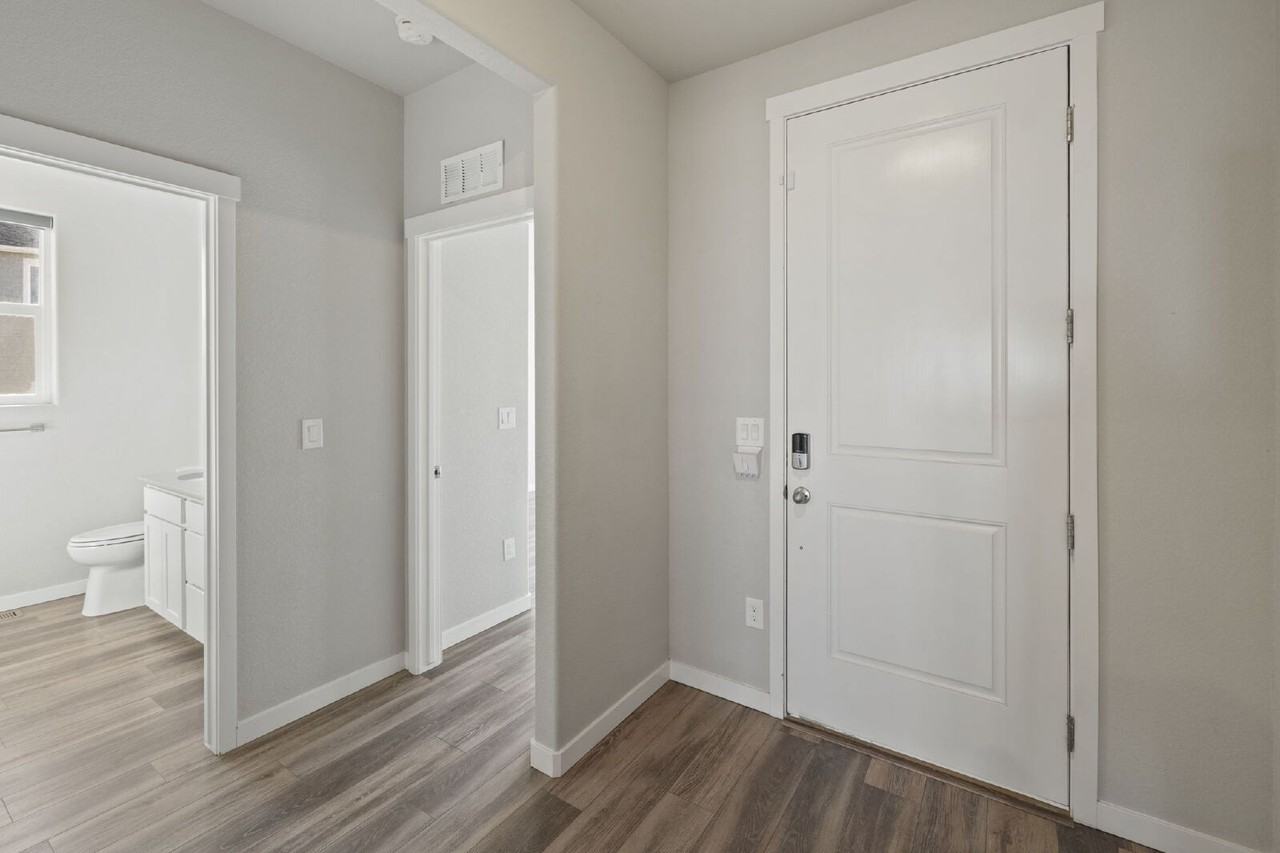 5255 Big Johnson Dr - Photo 3 of 32