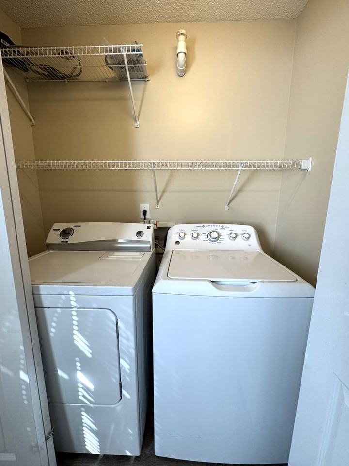 104 Meadowbrook Ln - Photo 4 of 23