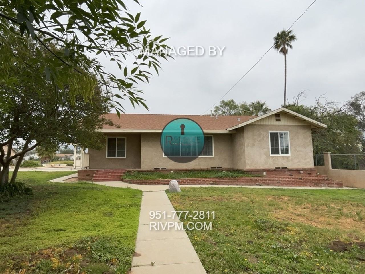 494 Electric Ave - Photo 2 of 27