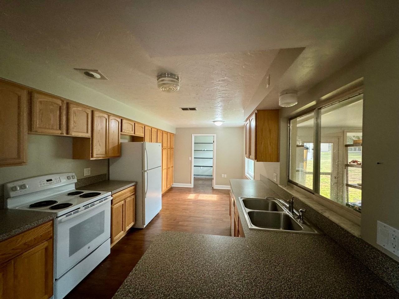 632 W Buttonbush Dr - Photo 3 of 15