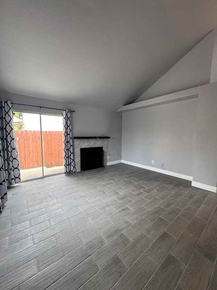 7016 N Thorne Ave - Photo 3 of 23