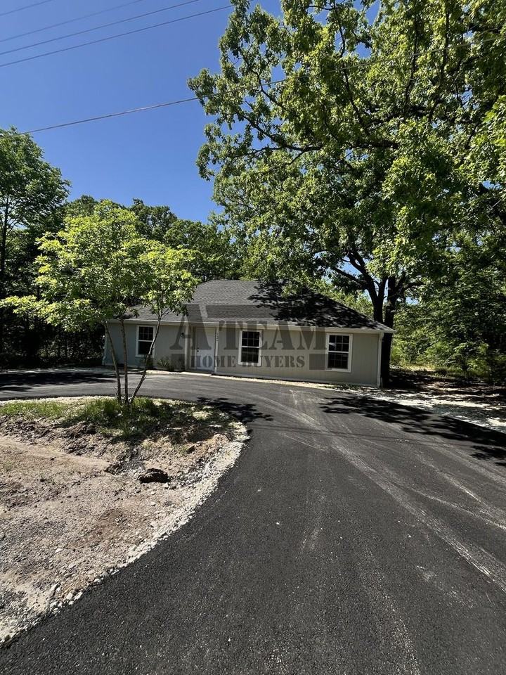 127 Guadalupe St - Photo 3 of 26