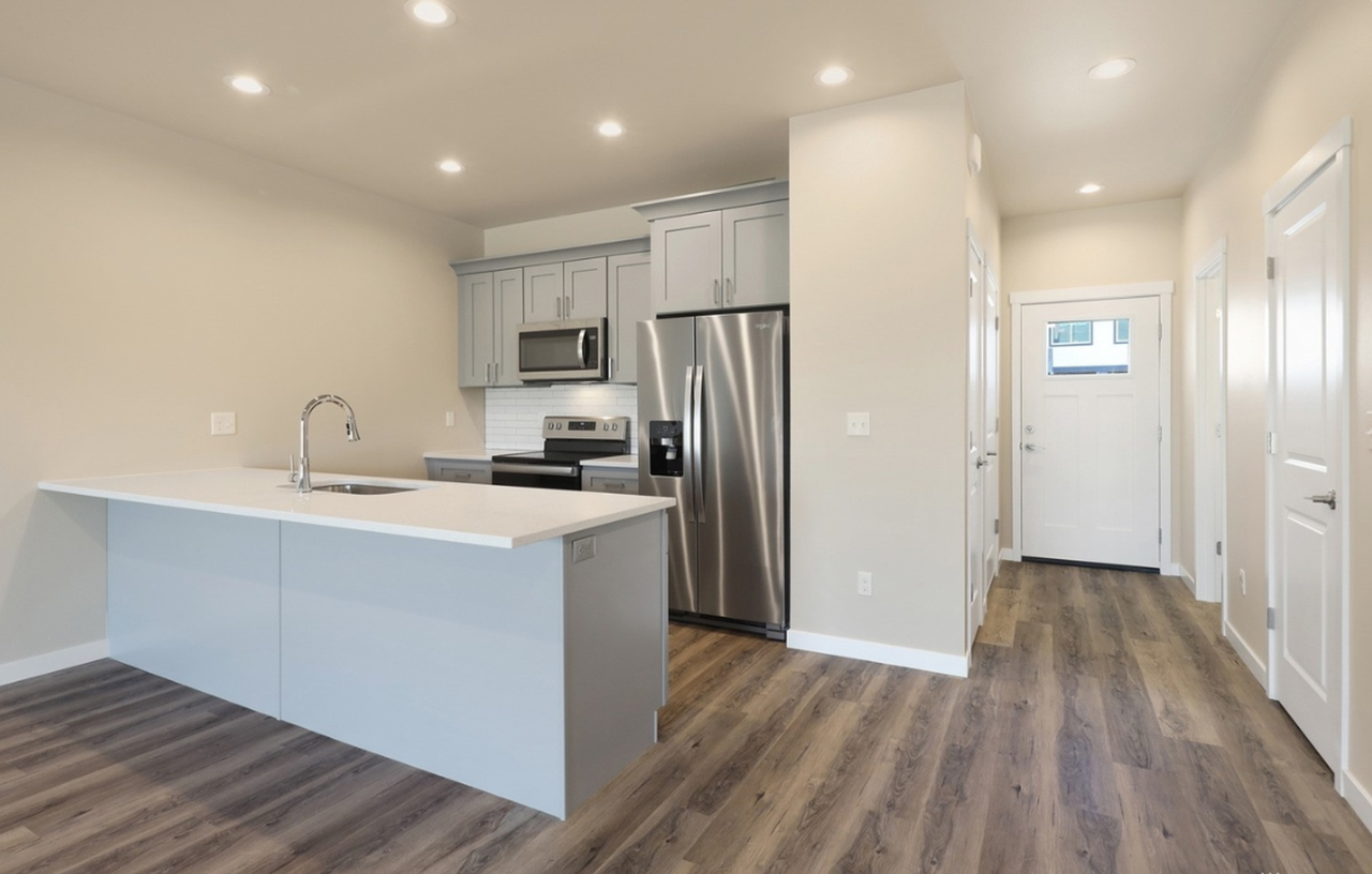 Spacious 4 - Photo 5 of 18