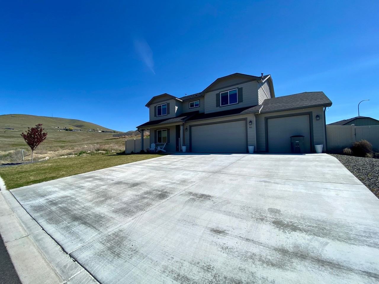 911 N Mount Aix Way - Photo 2 of 31