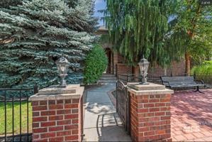 featured image of 164 S 2nd St