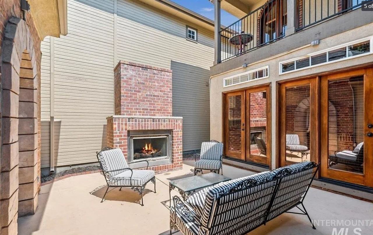 164 S 2nd St - Photo 3 of 20