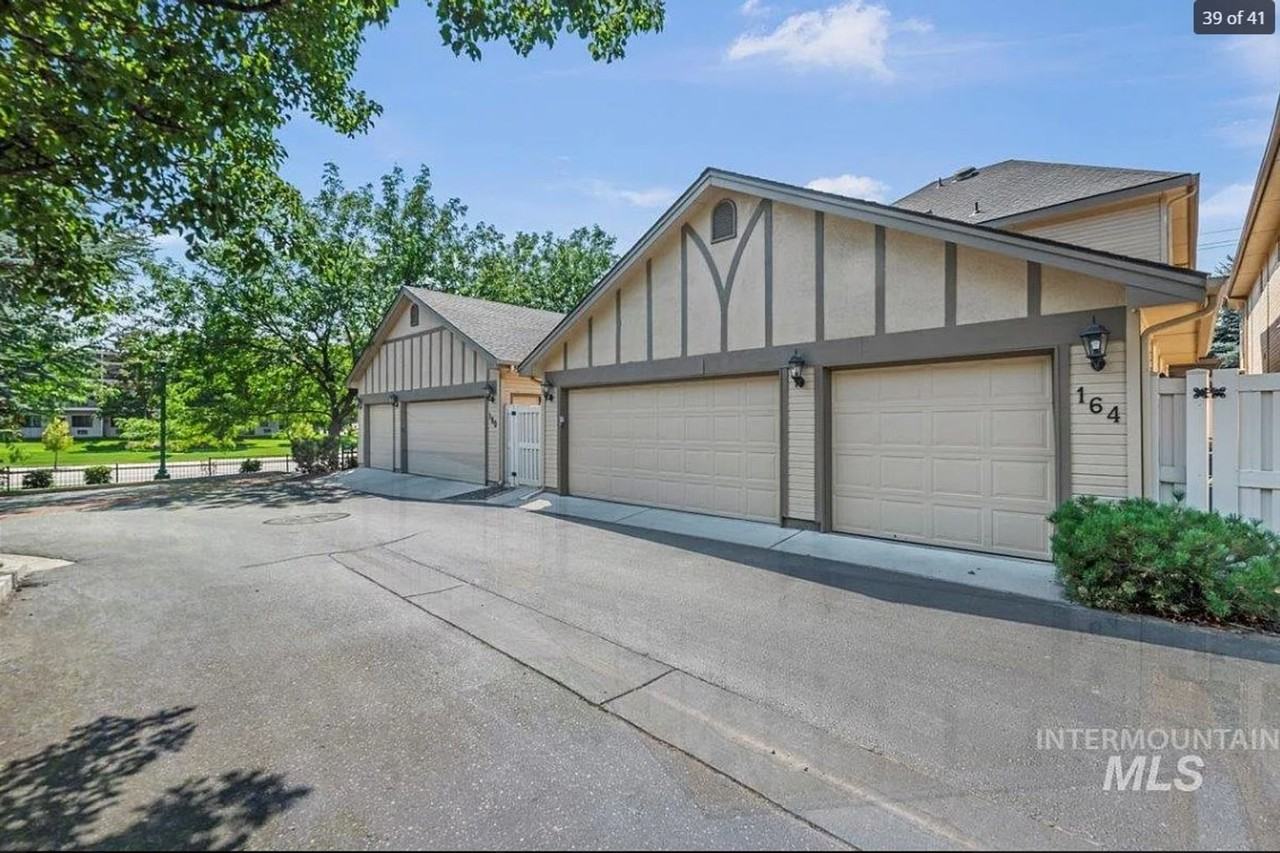 164 S 2nd St - Photo 4 of 20