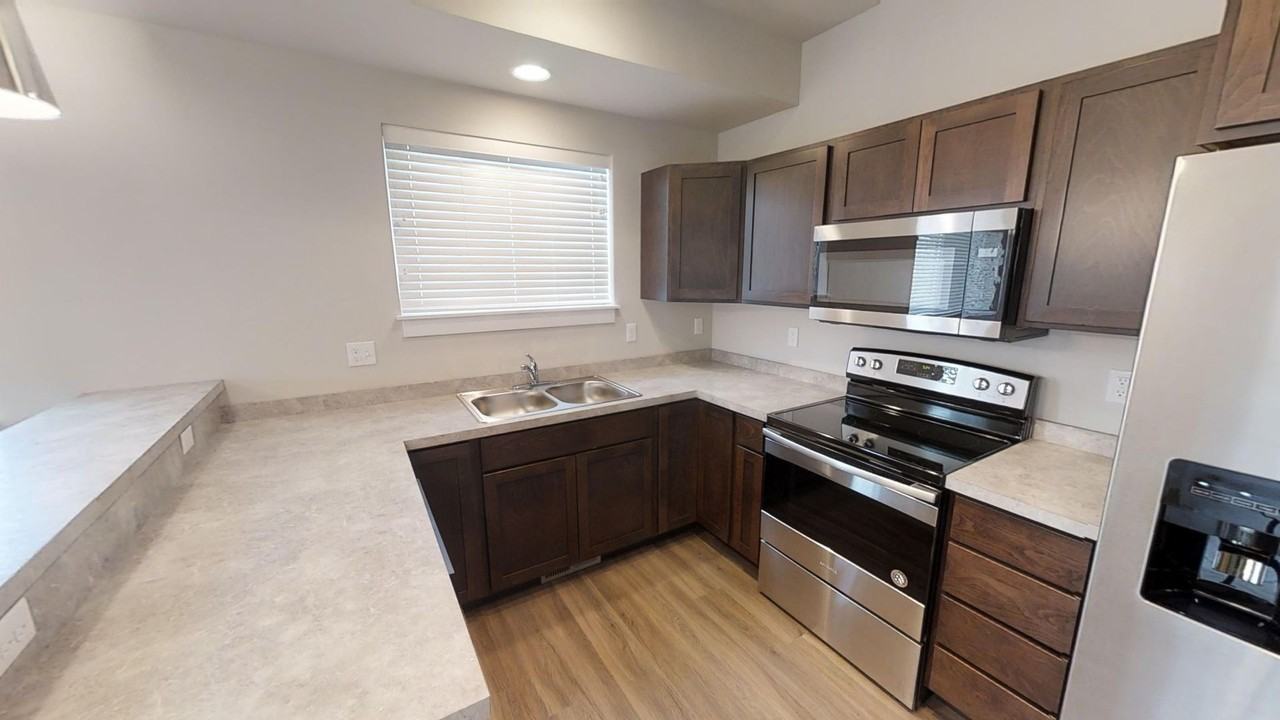 2736 Fen Way - Photo 3 of 20