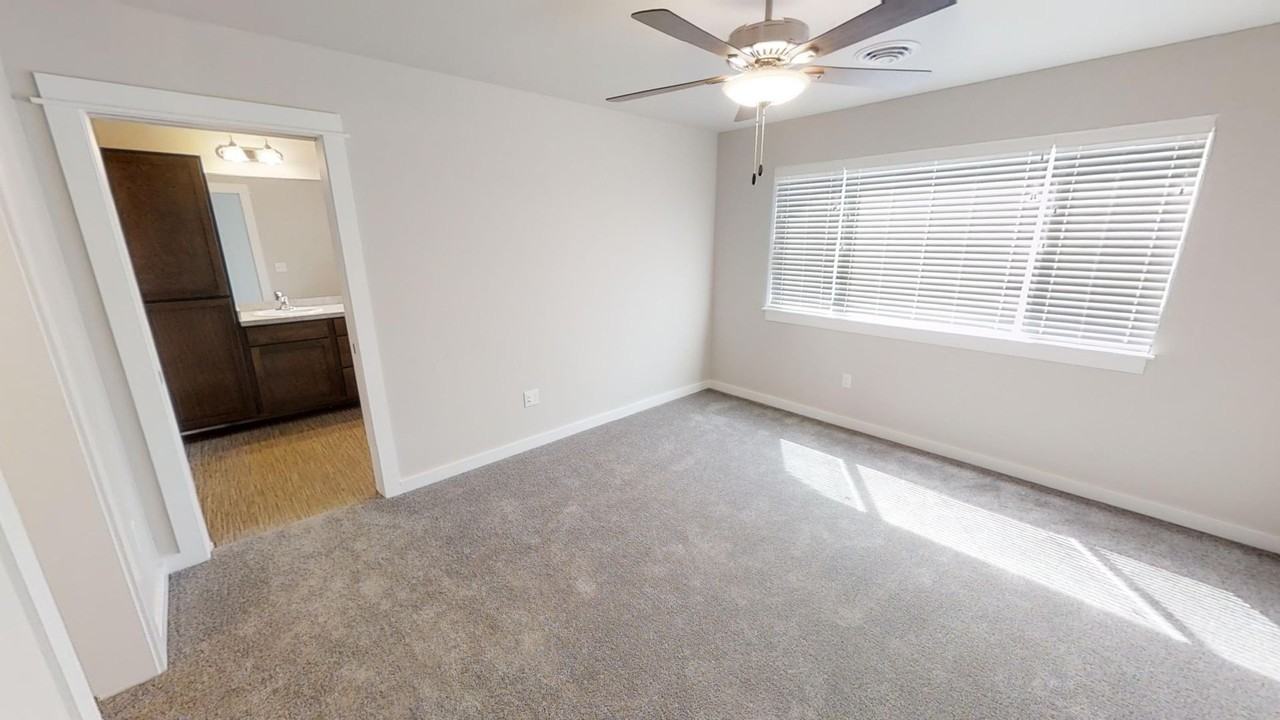 2736 Fen Way - Photo 6 of 21