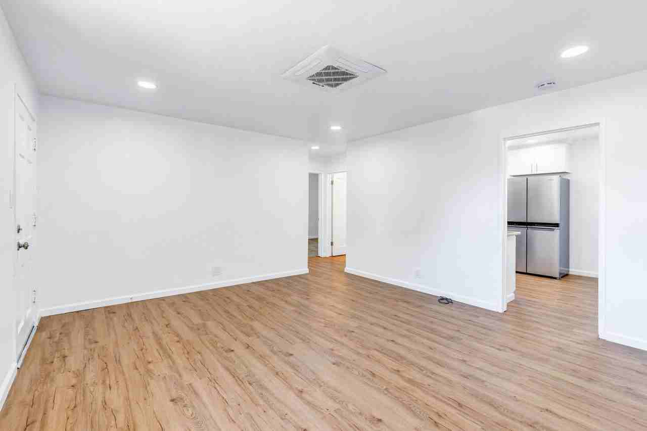 205 Homewood Ave - Photo 3 of 23