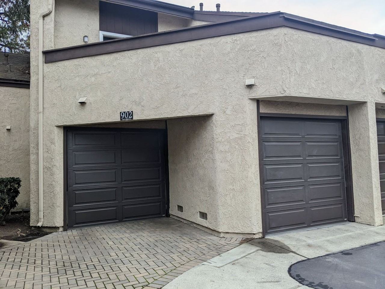 902 Van Ness Ct - Photo 2 of 25
