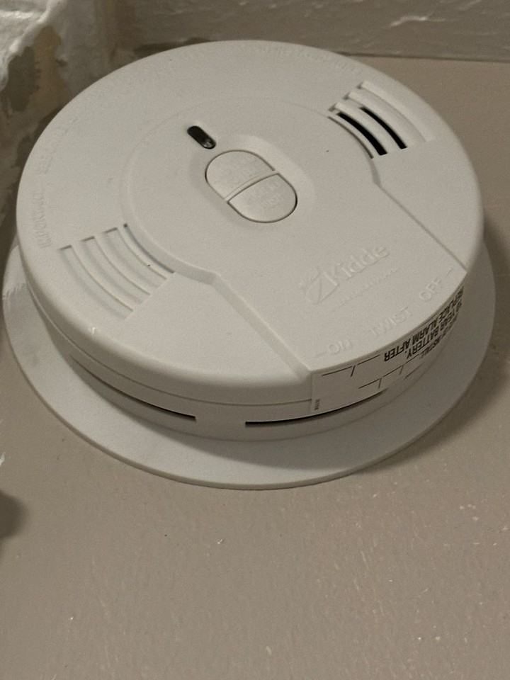 499 Dewey Avenue - Photo 3 of 20