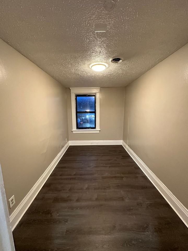 499 Dewey Avenue - Photo 4 of 20