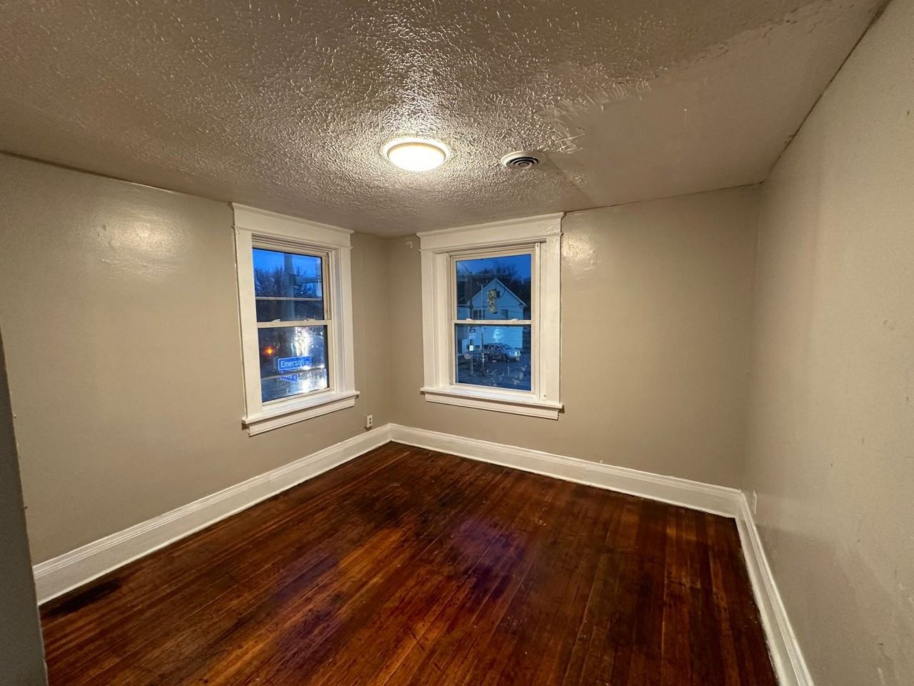 499 Dewey Avenue - Photo 6 of 20