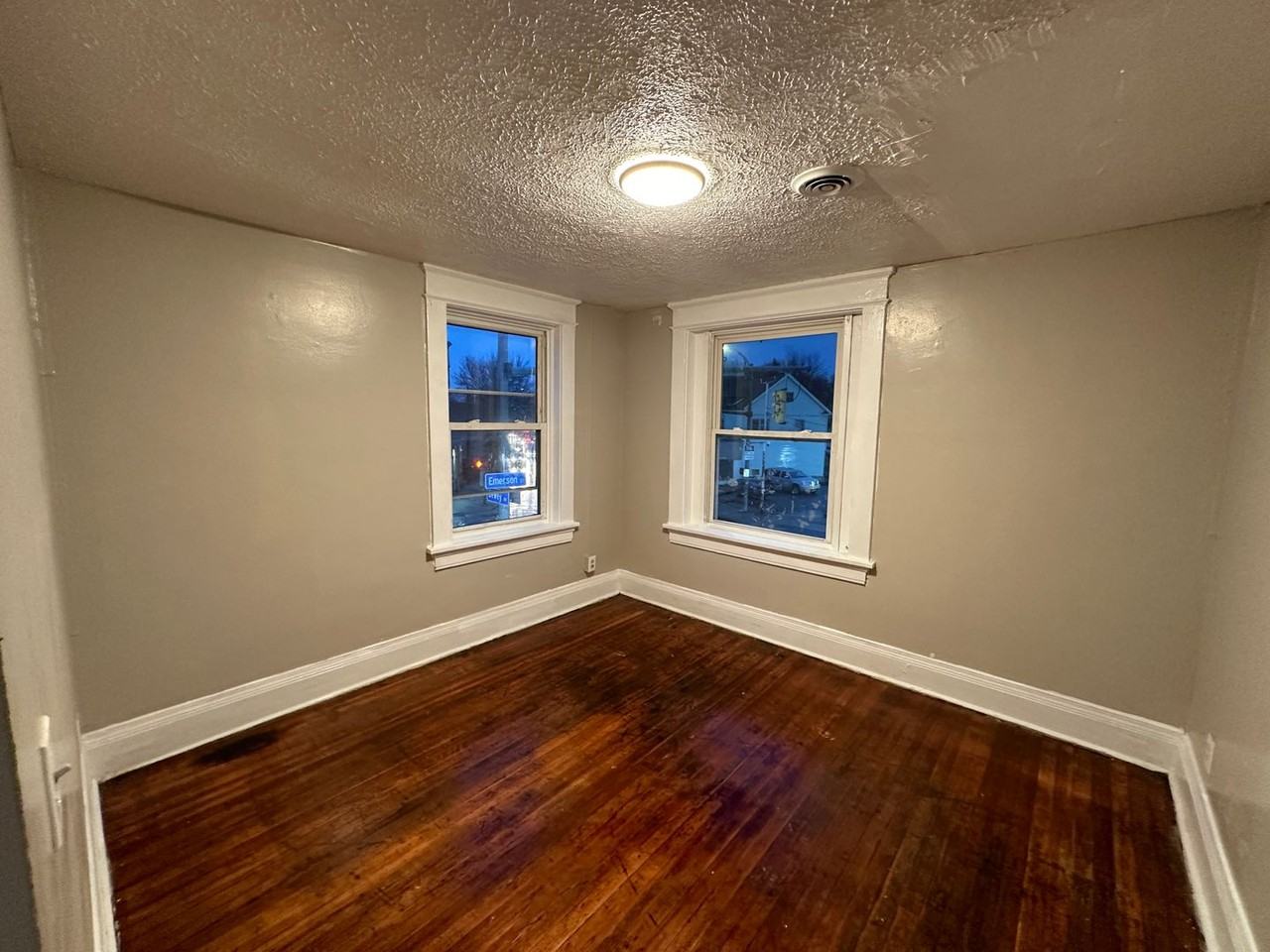 499 Dewey Avenue - Photo 7 of 20