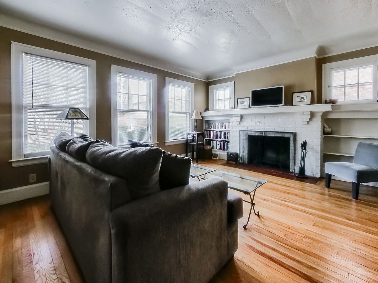 1346 Somerset Ave Lowr - Photo 2 of 26