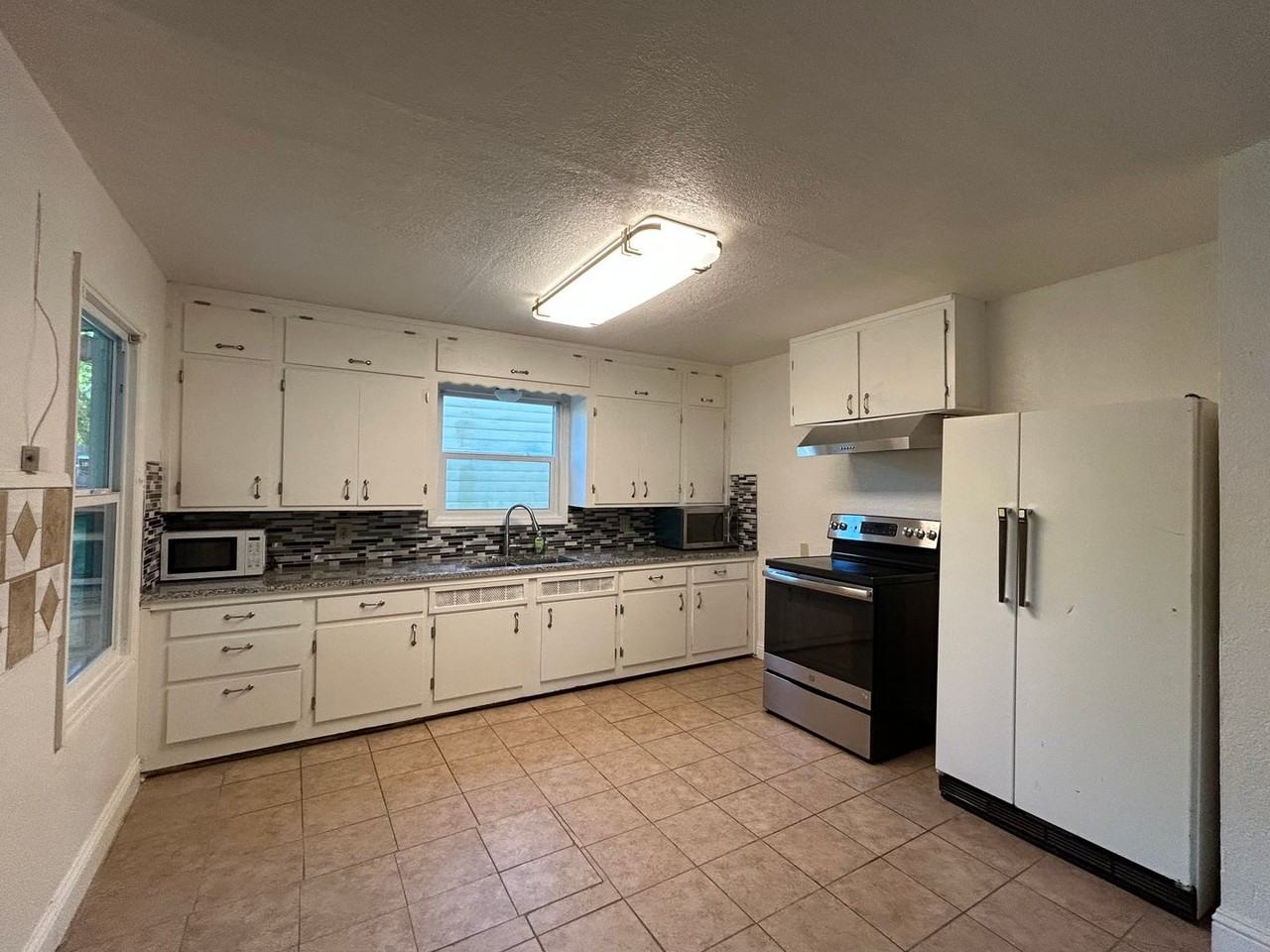 5475 Miners Ranch Rd - Photo 3 of 14