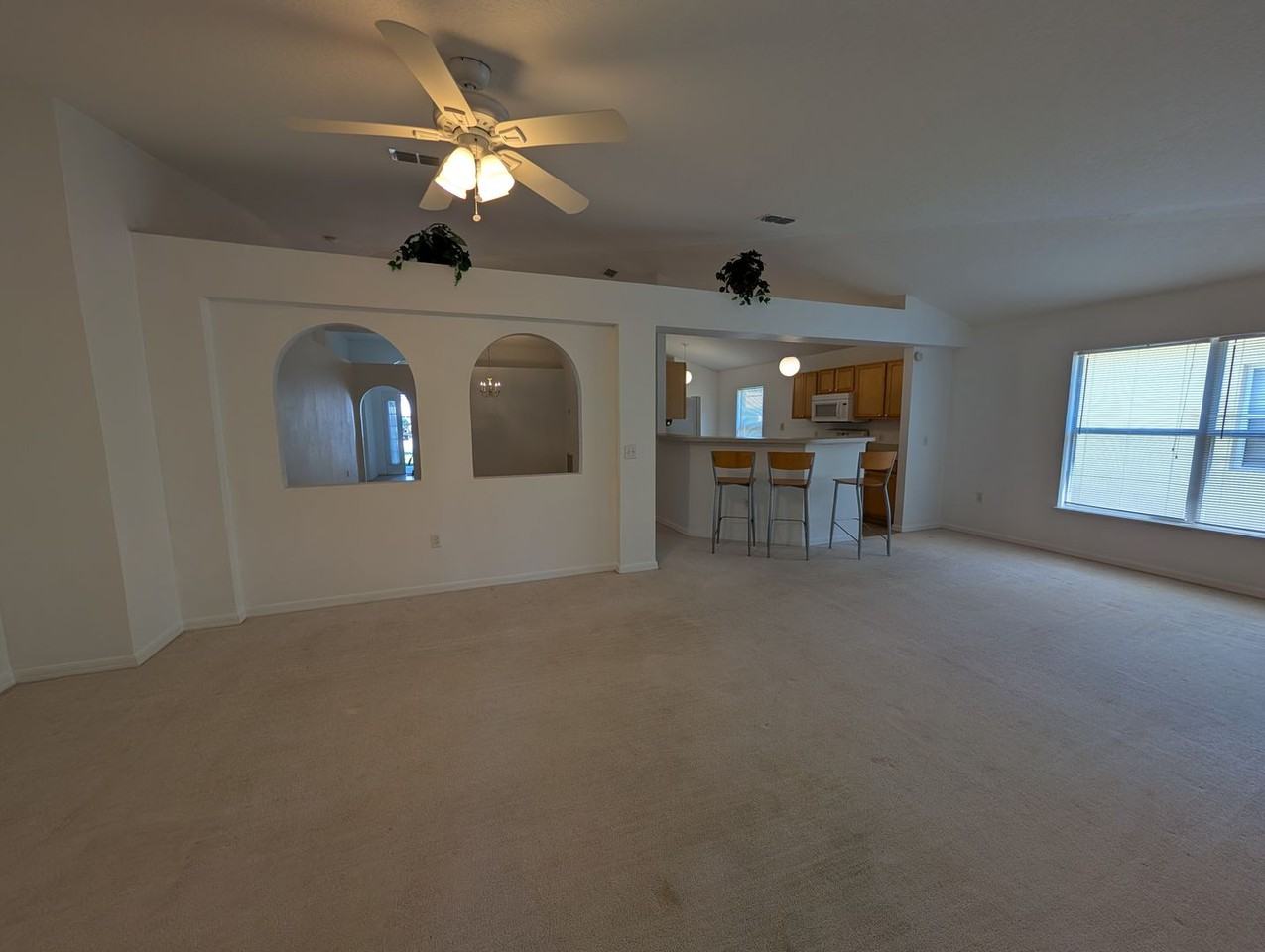 1049 Macon Dr - Photo 3 of 9