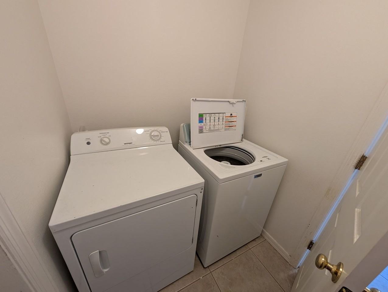 1049 Macon Dr - Photo 5 of 9