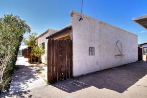featured image of 2122 S Maple Ave