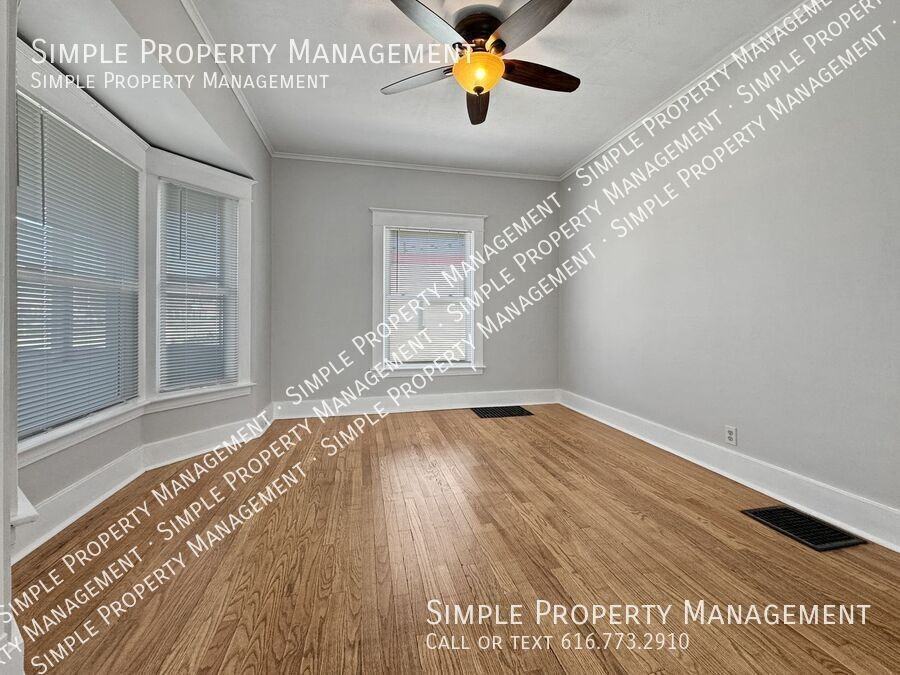 2444 Alpine Ave Nw - Photo 2 of 14