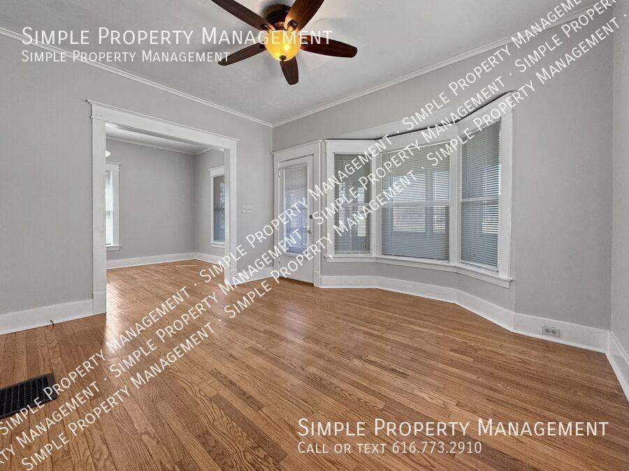 2444 Alpine Ave Nw - Photo 3 of 14