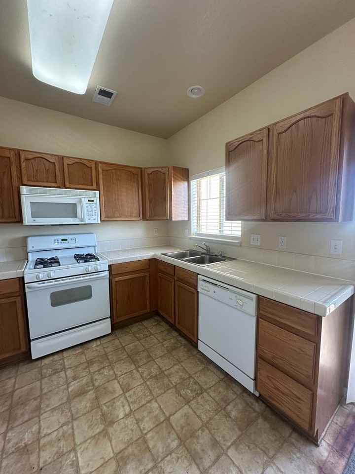 4146 Kathleen Denise Ln - Photo 7 of 17