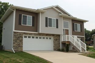 1012 Manitou Trl - Photo 1 of 1