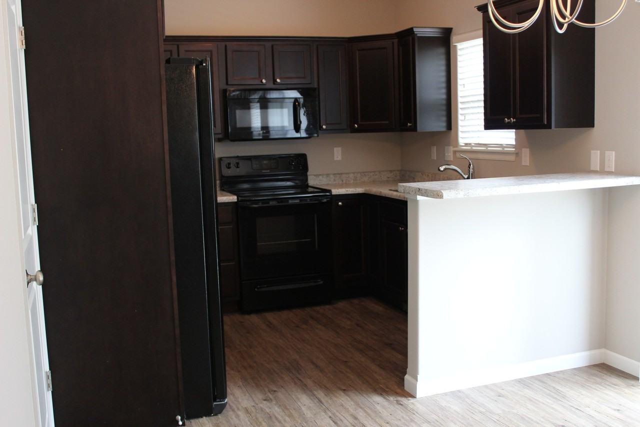 1012 Manitou Trl - Photo 4 of 27