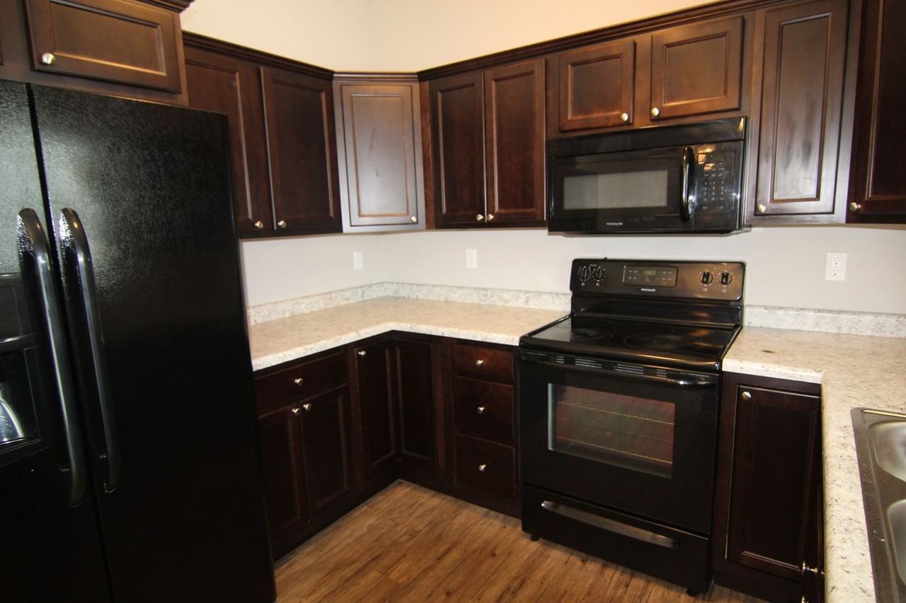 1012 Manitou Trl - Photo 7 of 27