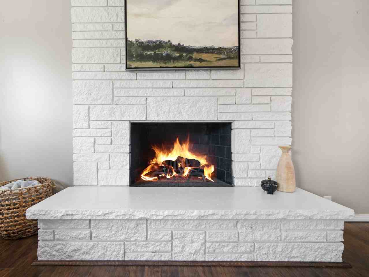 107 E Regina Ave - Photo 5 of 50