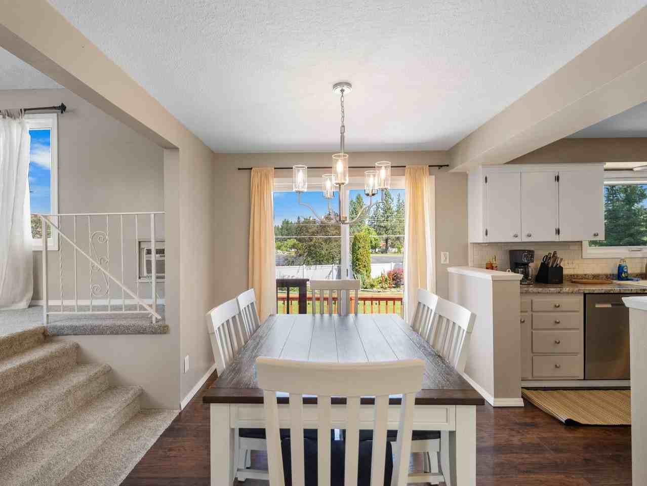 107 E Regina Ave - Photo 7 of 50