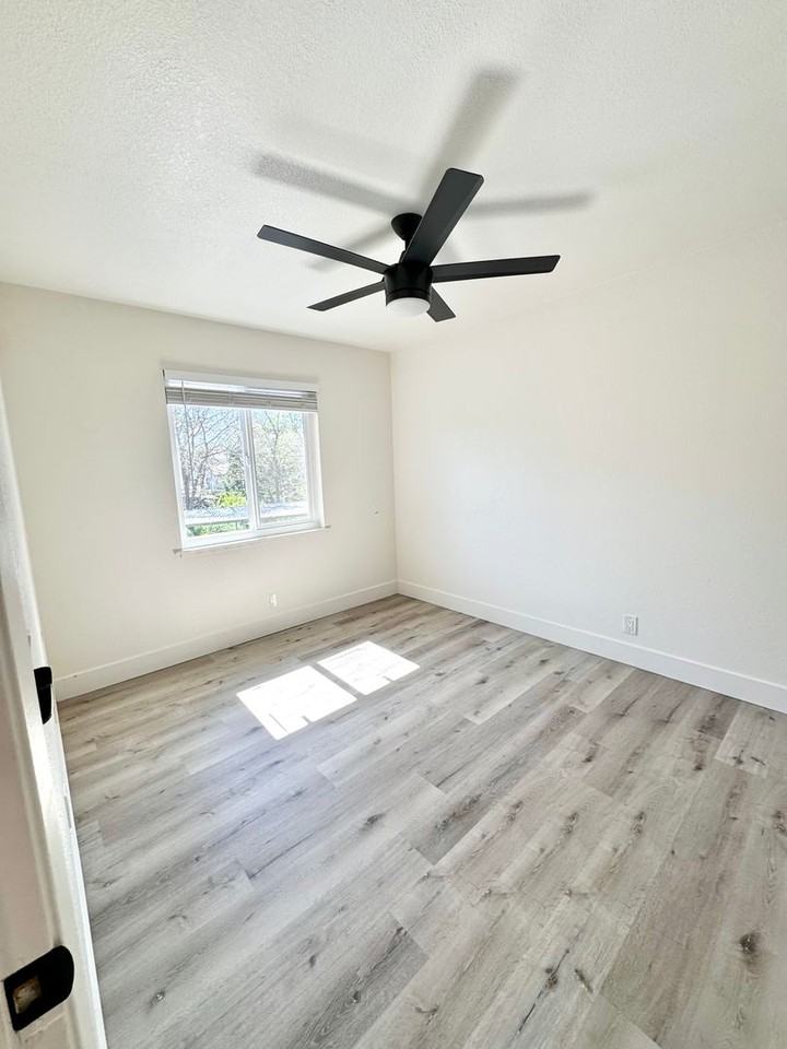 Riverside Apartments - Photo 6 of 20