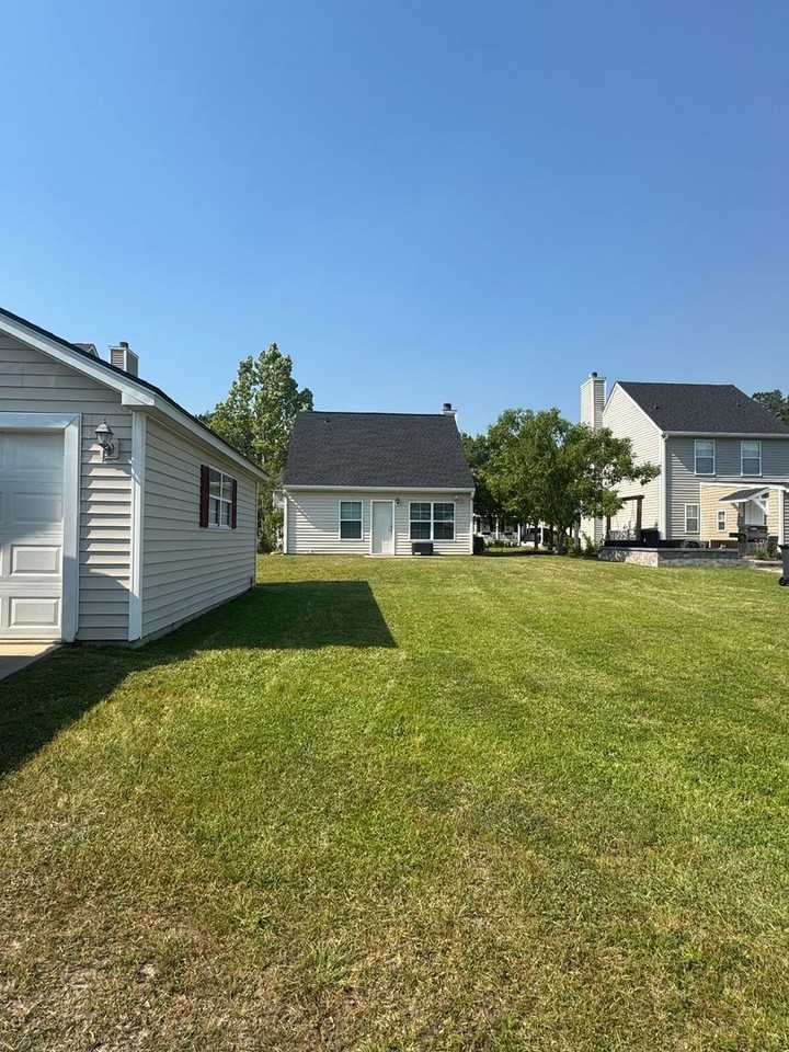 193 University Pkwy - Photo 2 of 27