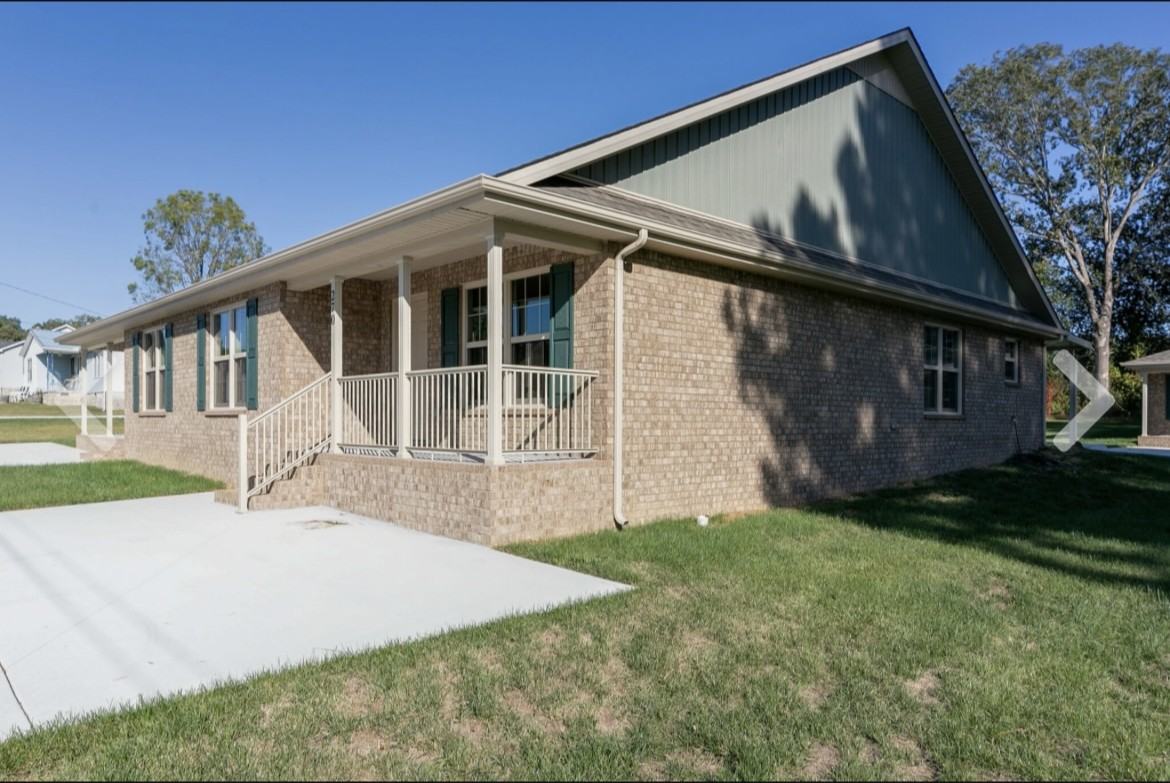 284 Hunt St #2DUPLEX - Photo 3 of 19