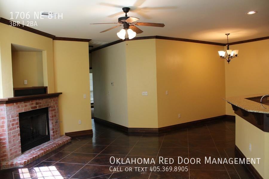 1706 Ne 8th St - Photo 2 of 23