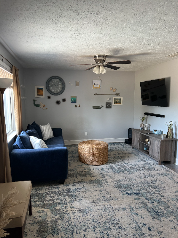 1402 Clay Ave - Photo 3 of 17