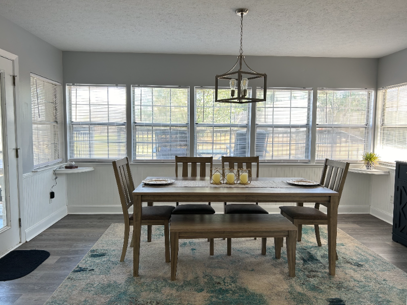 1402 Clay Ave - Photo 4 of 17