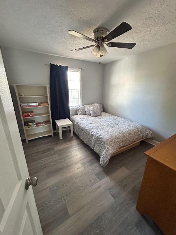 1402 Clay Ave - Photo 7 of 17