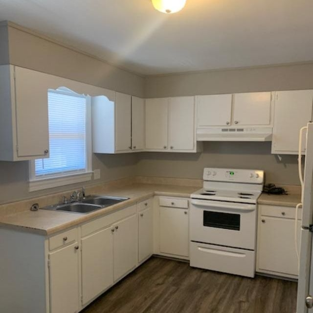 2506 E 10th St #8 - Photo 4 of 10