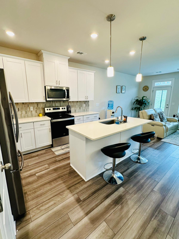 276 Netherlands Blvd - Photo 3 of 20