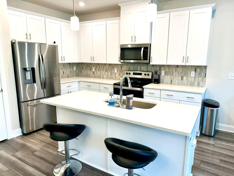 276 Netherlands Blvd - Photo 5 of 20