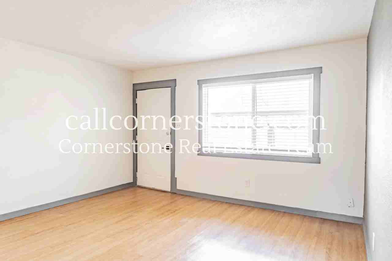 940 South Arcadia Street #1 (AT) - Photo 2 of 15