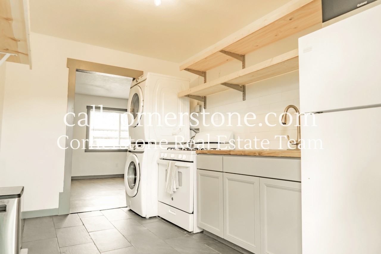 940 South Arcadia Street #1 (AT) - Photo 4 of 15