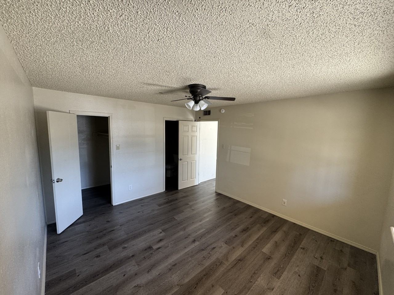 207 East 23rd Street - Photo 4 of 8